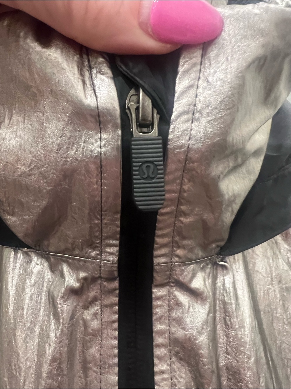 lululemon x Barrys Stronger as One Metallic Silver Windbreaker Jacket 4 - Picture 6 of 9